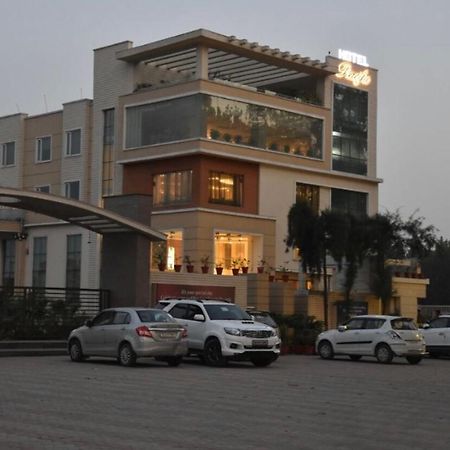Hotel Pacific Roorkee Exterior photo